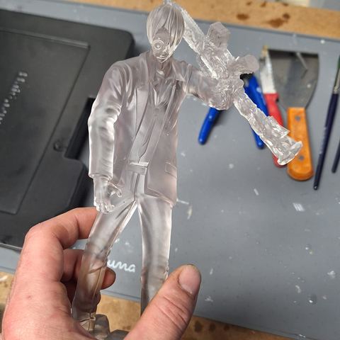 Klar gedruckte Figur in der Hand