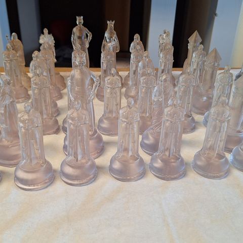 Klar gedruckte Figuren aus Harz nach dem Druck